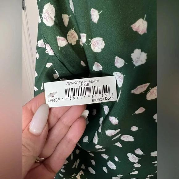 NWT | Amazon Essentials |  Green Floral Flowy Long Sleeve Dress | Size L [45] - Picture 6 of 7